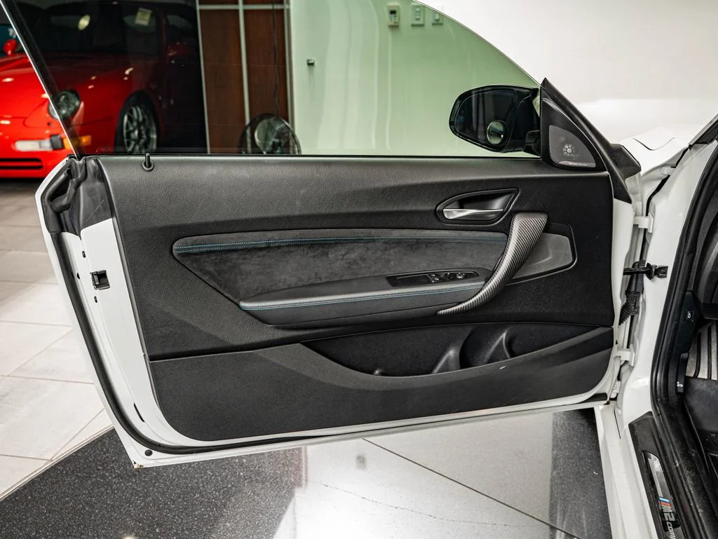 Used 2020 Alpine White BMW Competition image 25