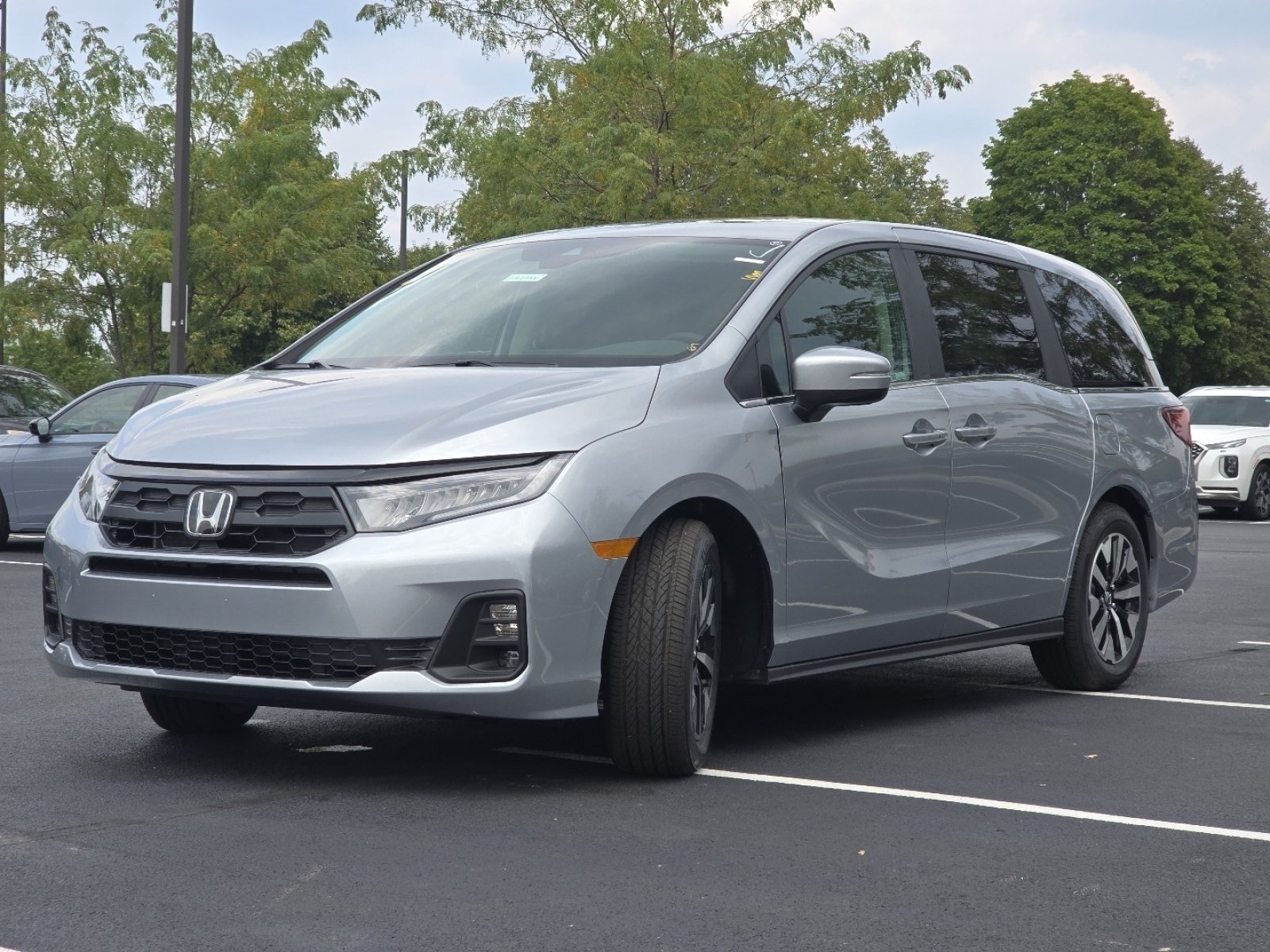 New 2026 Solar Silver Metallic Honda EX-L image 13