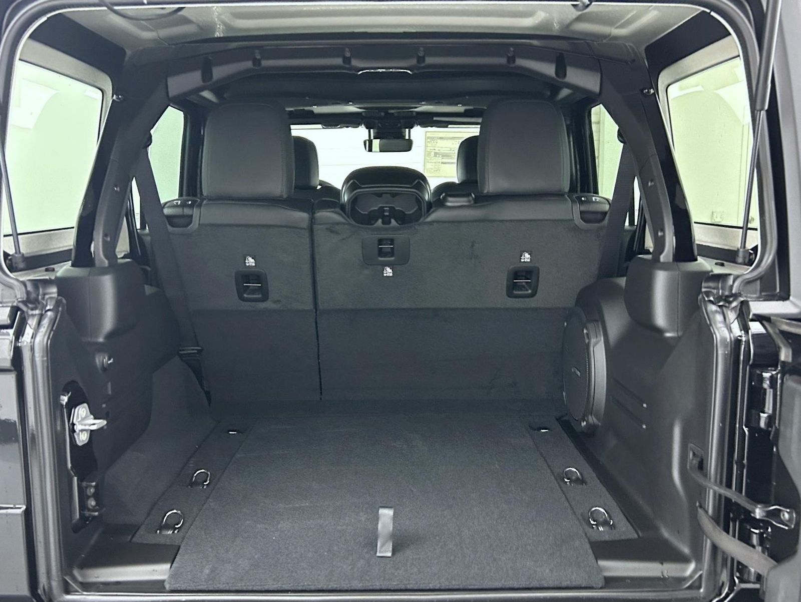New 2026 Black Clear-Coat Exterior Paint Jeep Moab 392 image 22