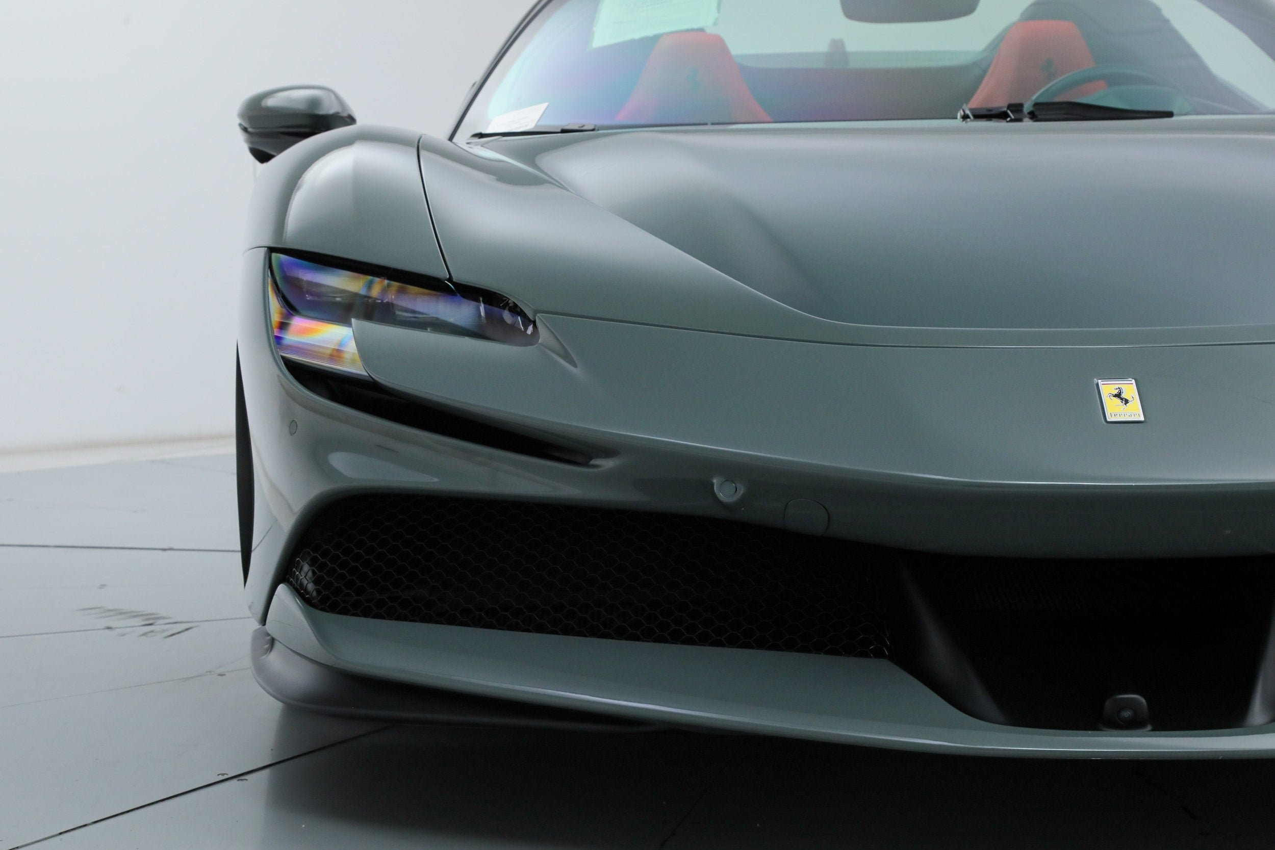 Certified Used 2025 Grigio Medio Ferrari  image 18
