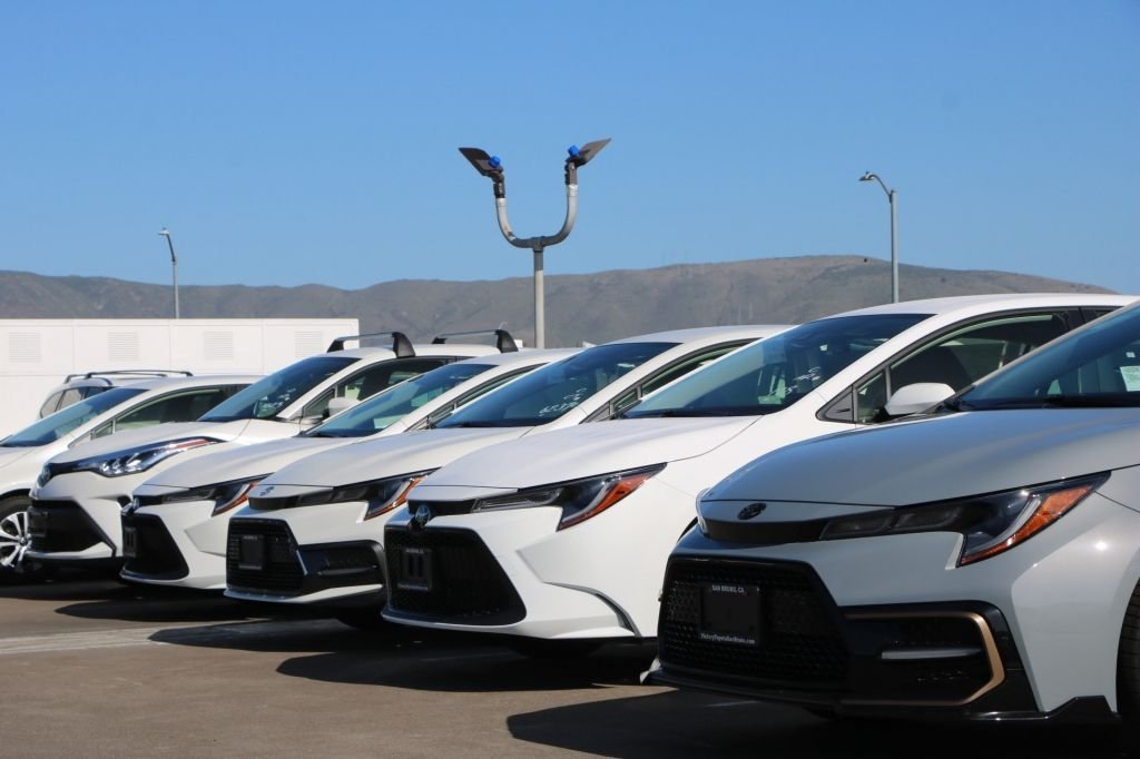 Used 2025  Toyota XLE image 40