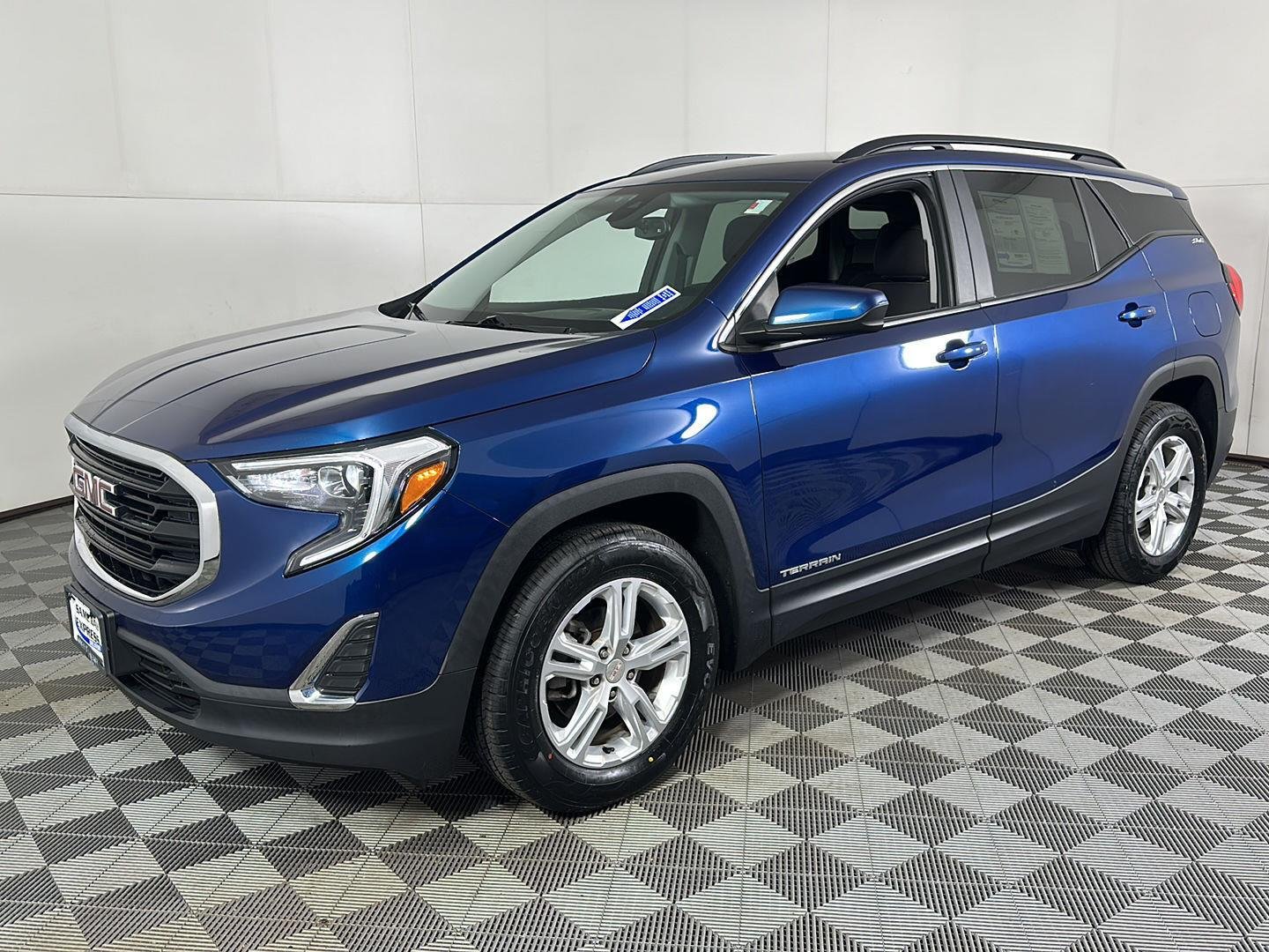 Used 2021 Blue Emerald Metallic GMC SLE image 32