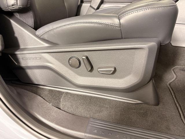 New 2026 Glacier Gray Metallic Tri-Coat Ford Platinum® image 71