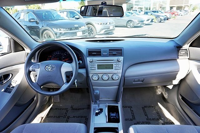 Used 2011 White Toyota LE image 16