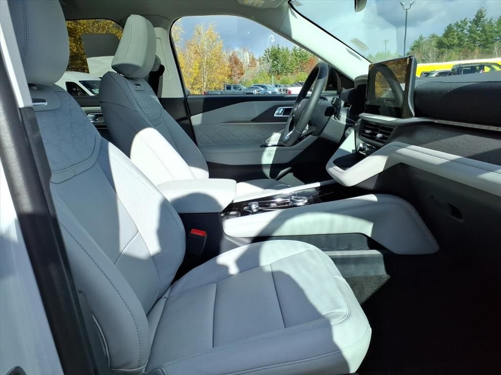 2026 Ford Explorer Platinum - Photo 9