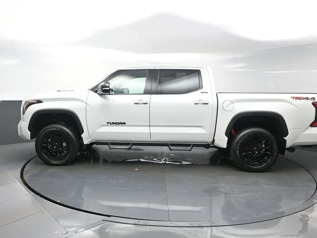 Used 2024  Toyota  image 4