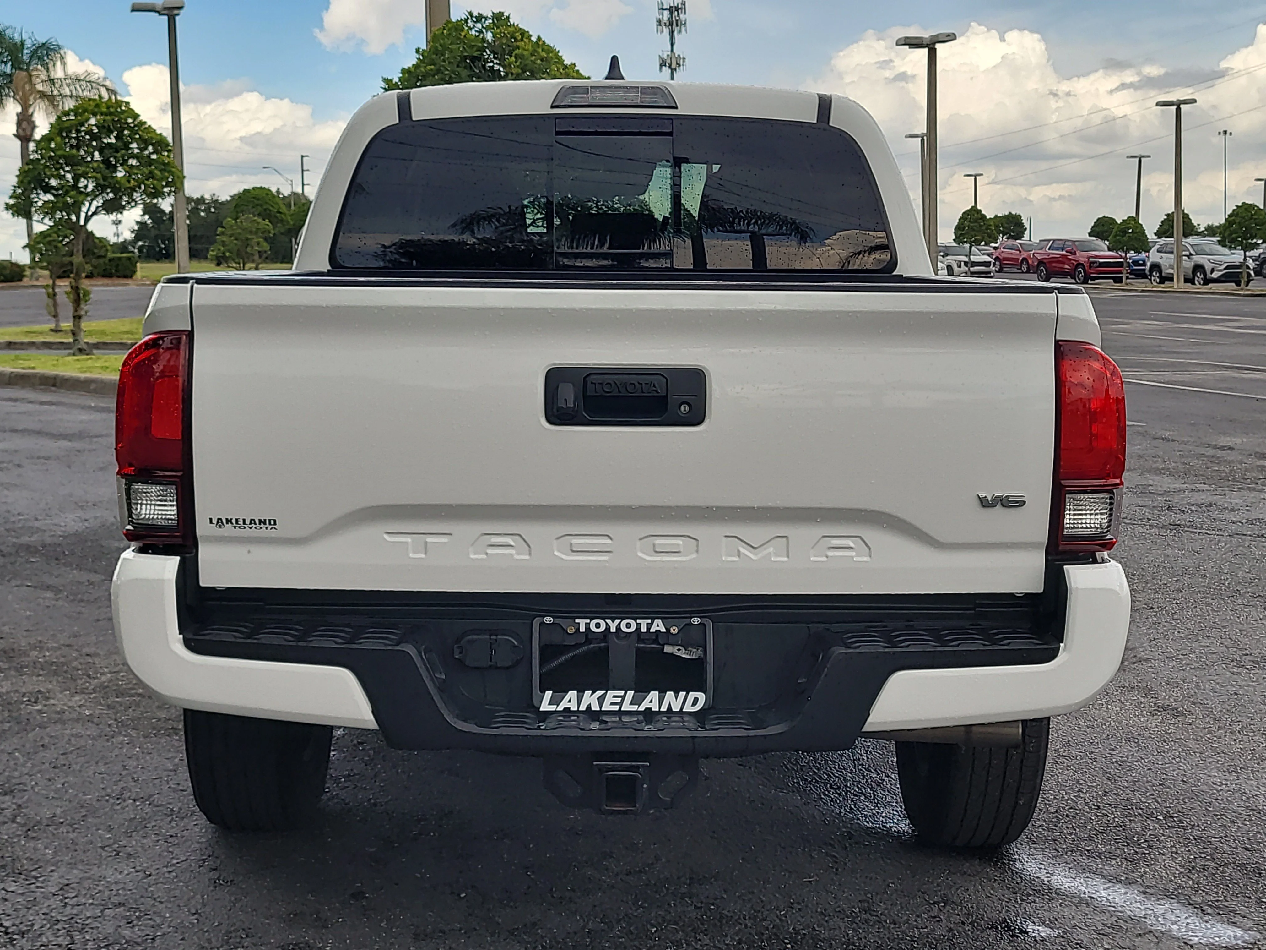 Certified Used 2023 Ice Toyota SR5 image 5