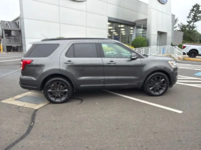Used 2018 Gray Ford XLT image 8