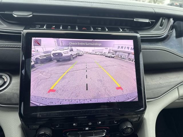 Used 2023 Diamond Black Jeep Overland image 30