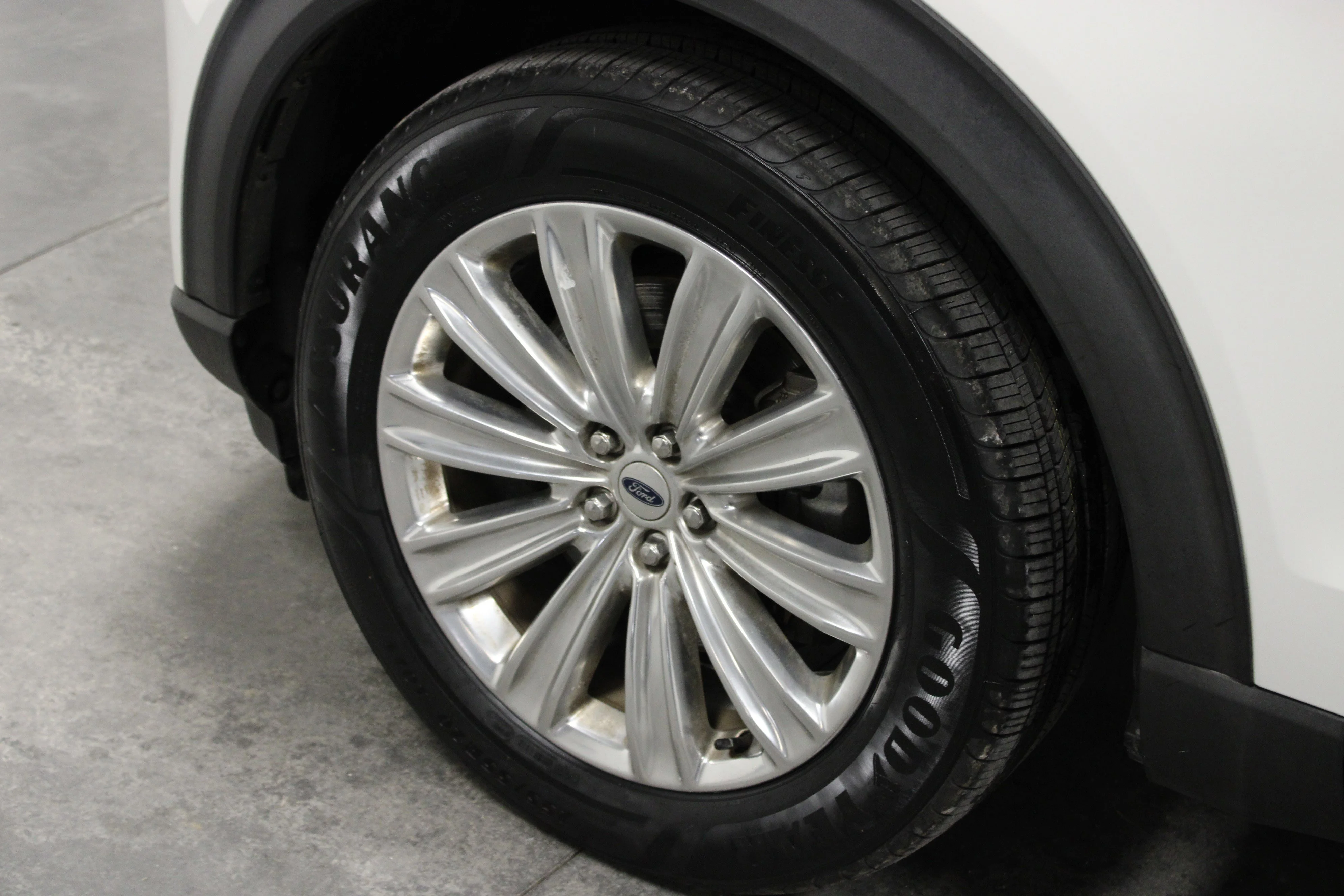 Used 2021 Star White Metallic Tri-Coat Ford Limited image 10