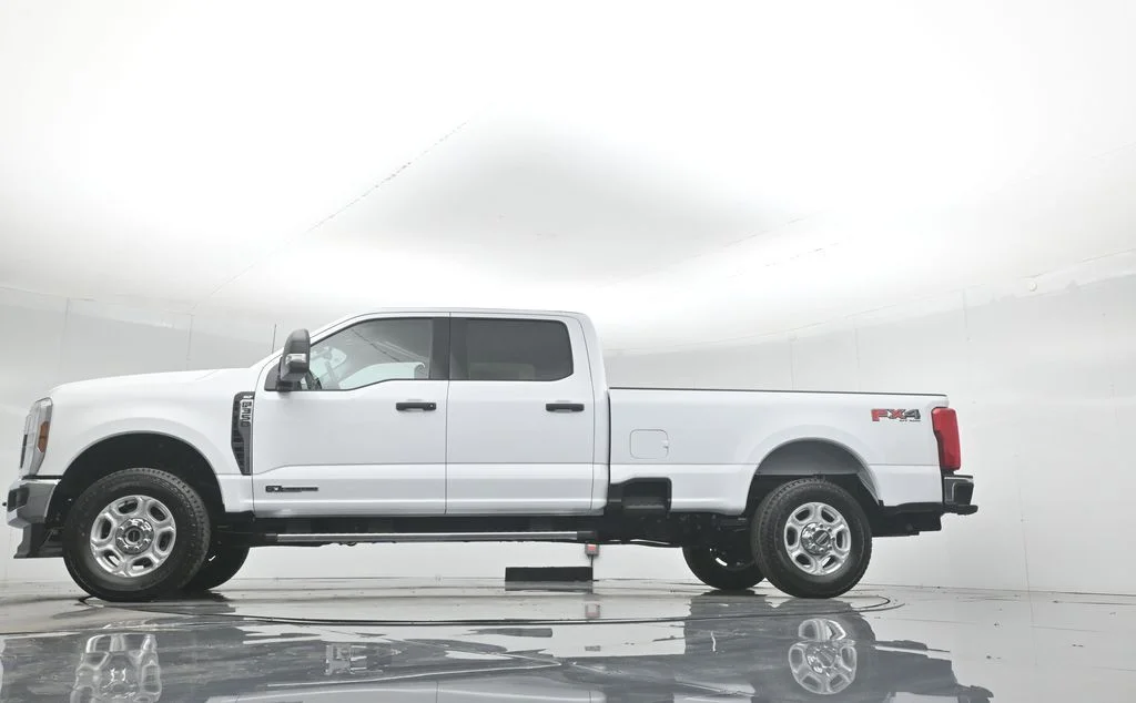 New 2026 Oxford White Ford XLT image 56