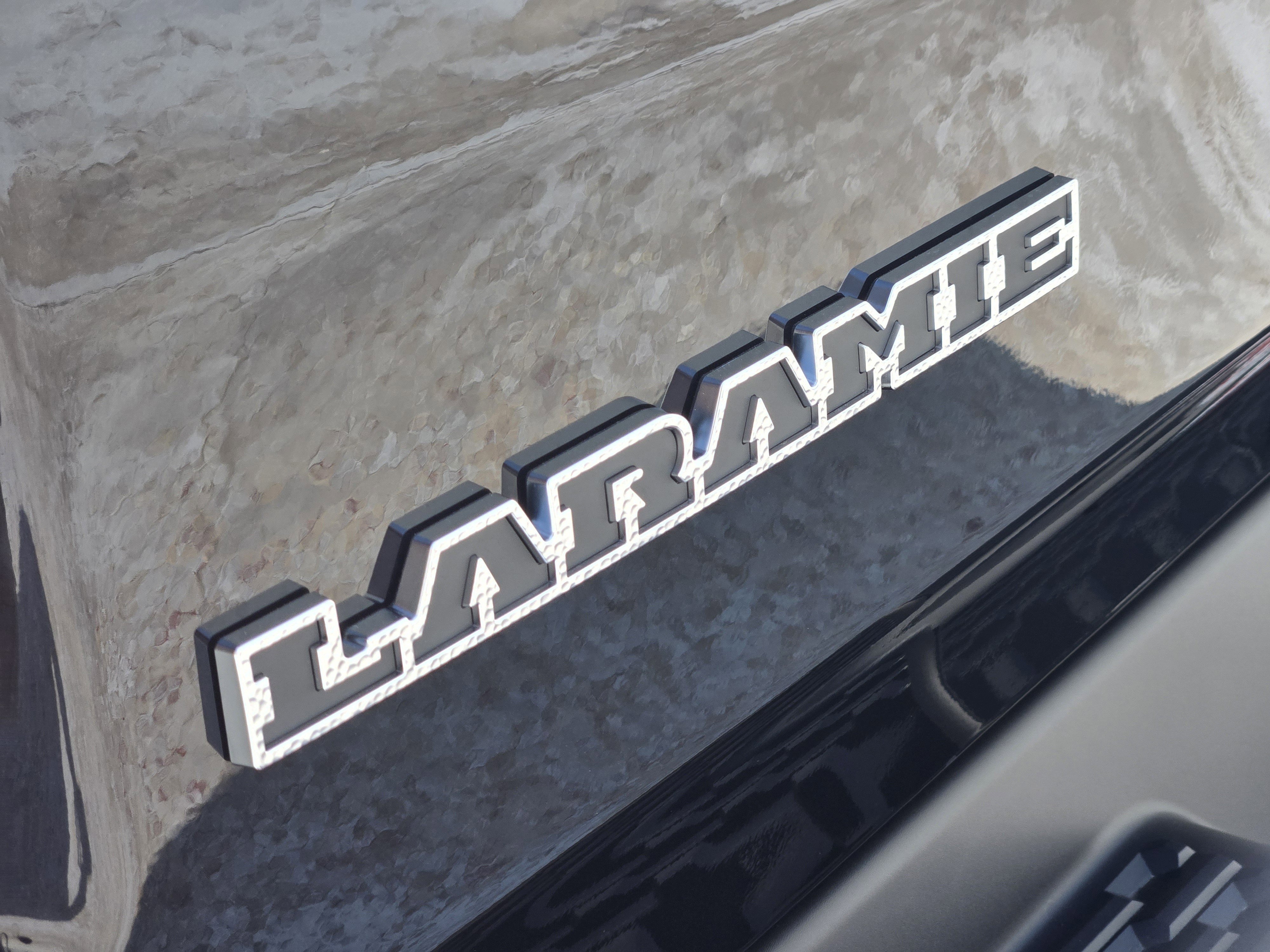 New 2026 Diamond Black Crystal Pearl-Coat Exterior Paint RAM Laramie image 9