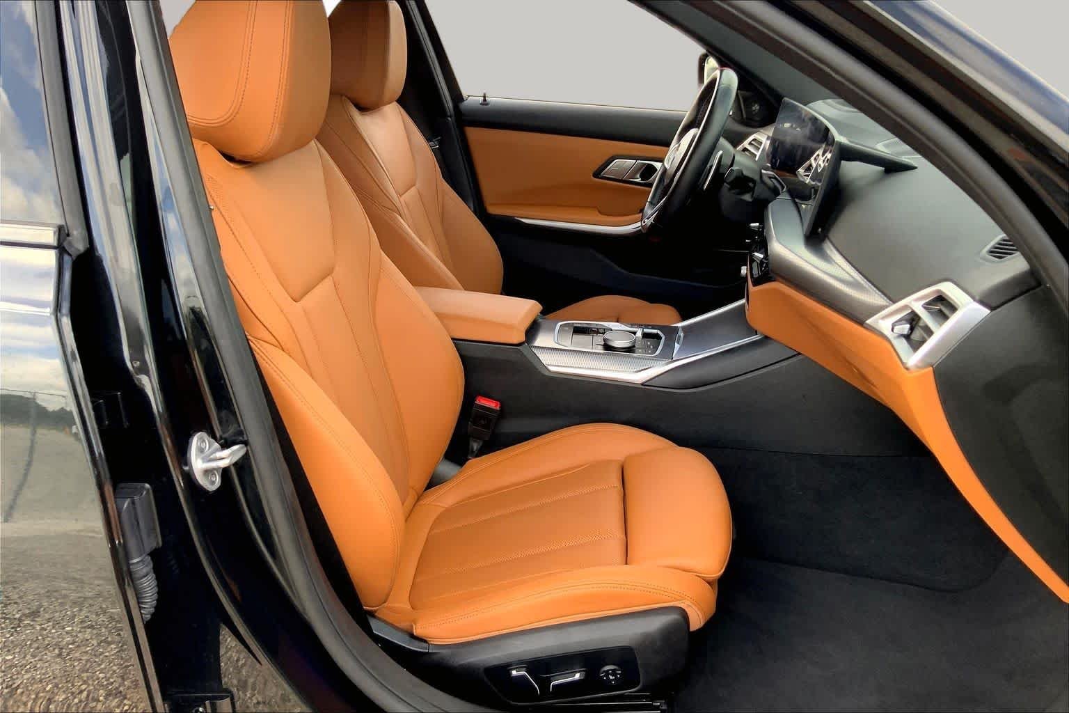 Used 2025 Black Sapphire Metallic BMW M340i image 9