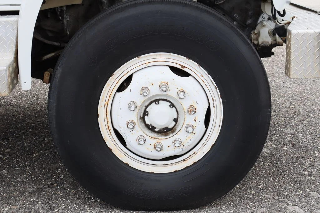 Used 1987  Ford F8000 image 30