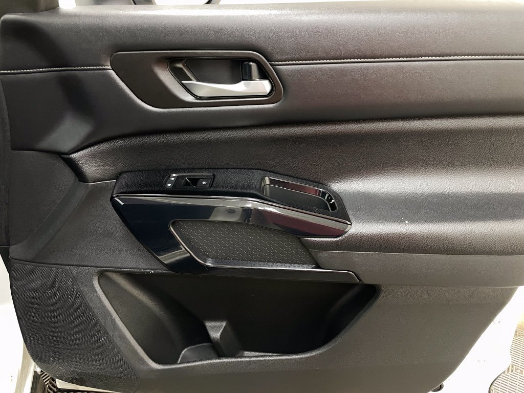 2022 Nissan Pathfinder SV - Photo 41