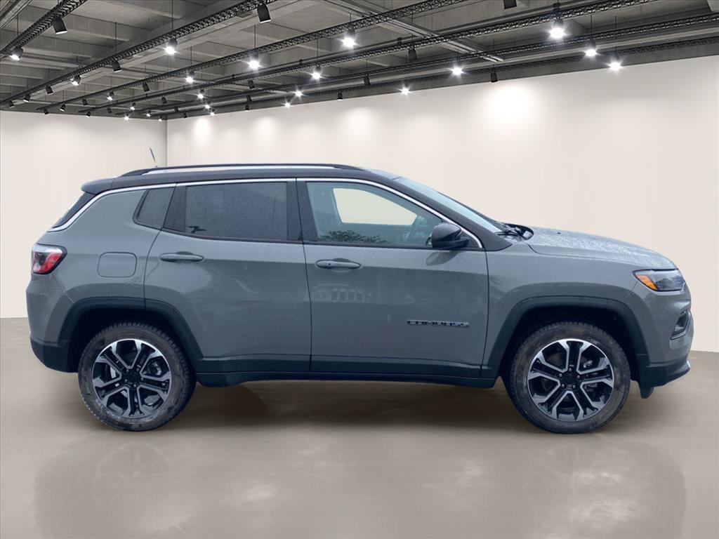 Used 2022 Sting-Gray Clearcoat Jeep Limited image 8
