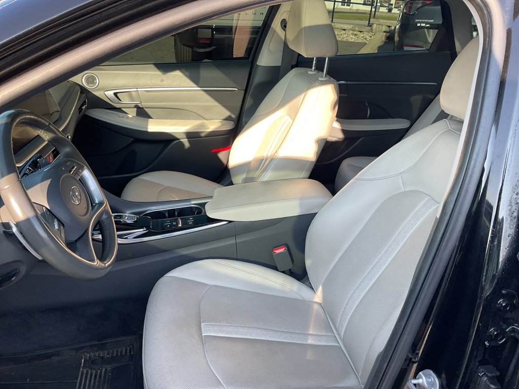 Used 2023 Onyx Black Hyundai Limited image 17