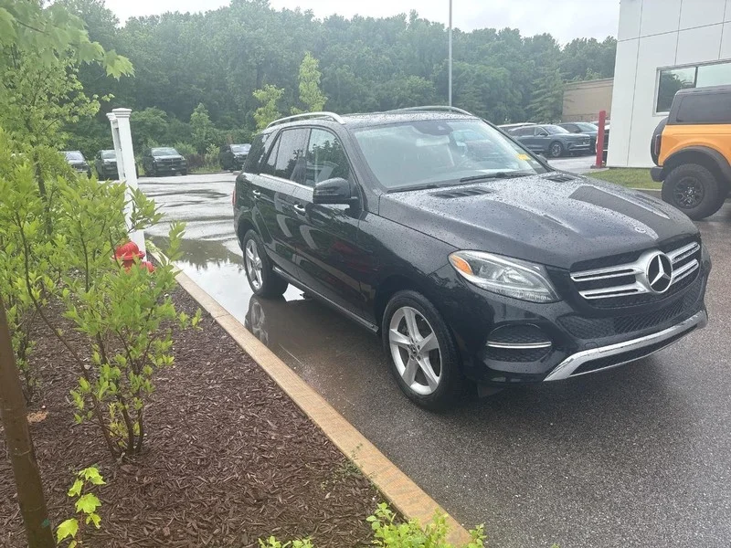Used 2019  Mercedes-Benz GLE 400 image 4