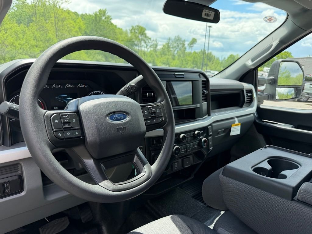 New 2026 Oxford White Ford F-250® XL image 9