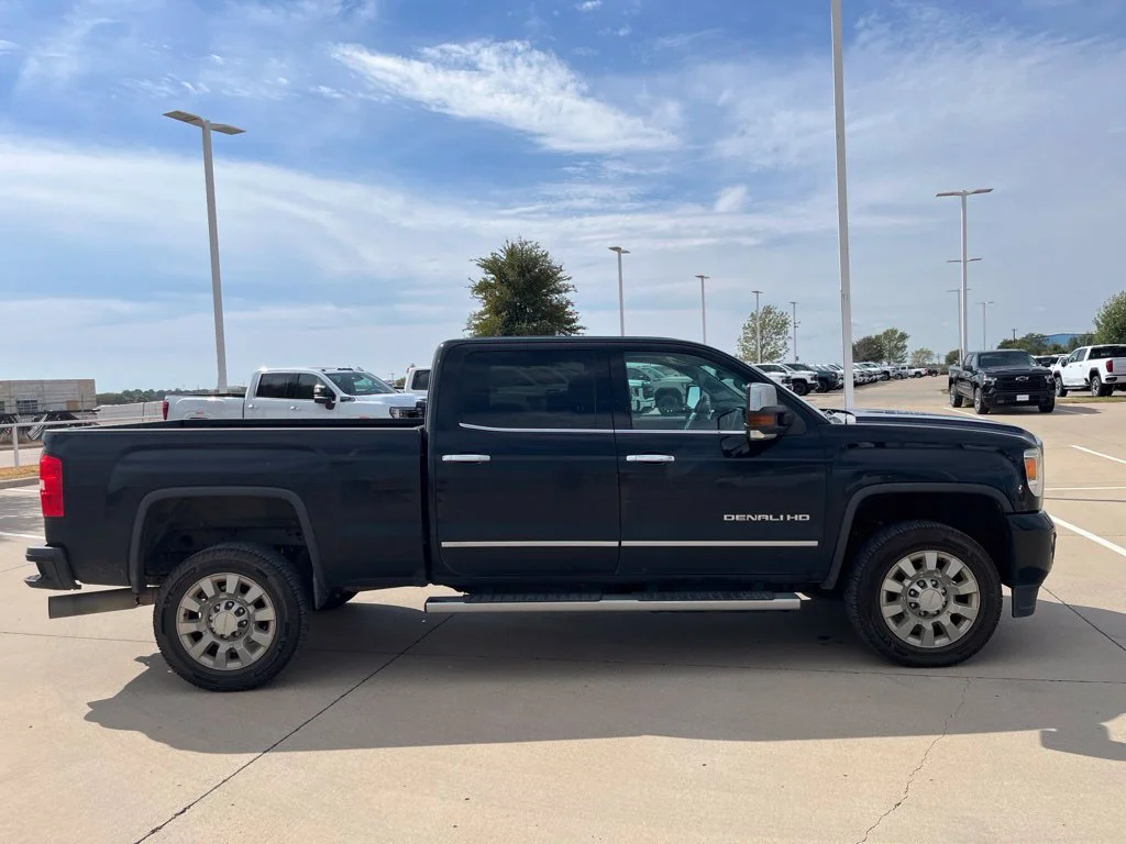 Used 2016 ONYX BLACK GMC Denali image 6