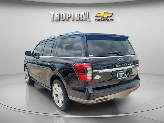 Used 2022  Ford King Ranch image 2