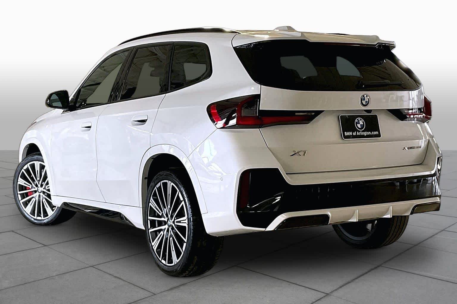 Certified Used 2025 Mineral White Metallic BMW xDrive28i image 11