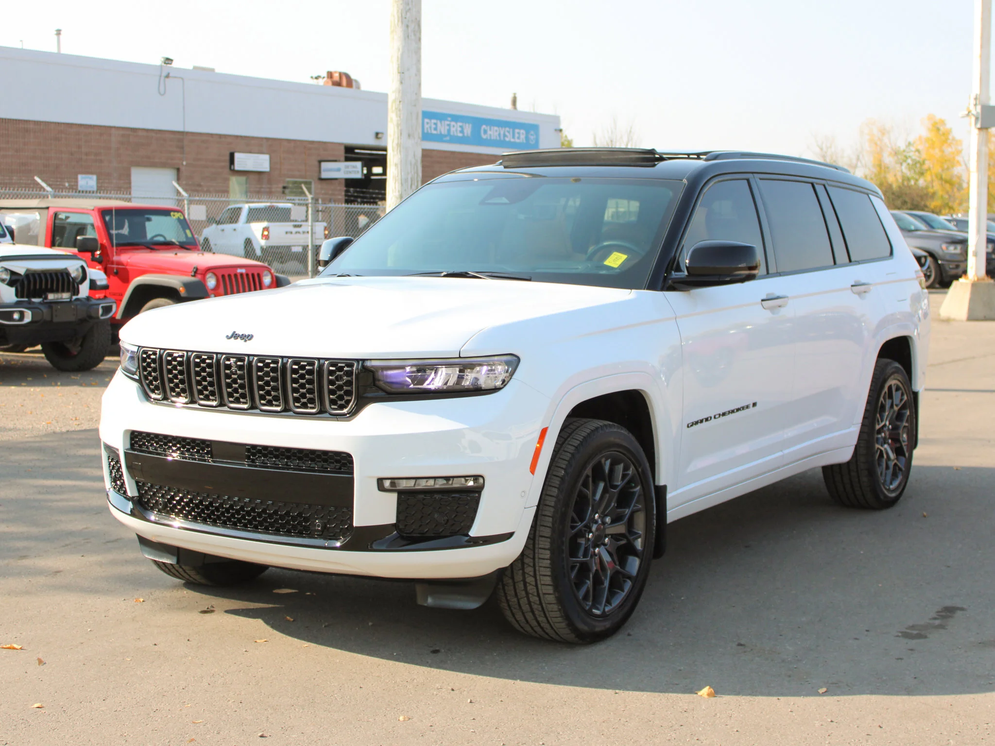 Used 2025 White Jeep Summit Reserve * No Accidents | Luxury SUV | Remote Start image 13