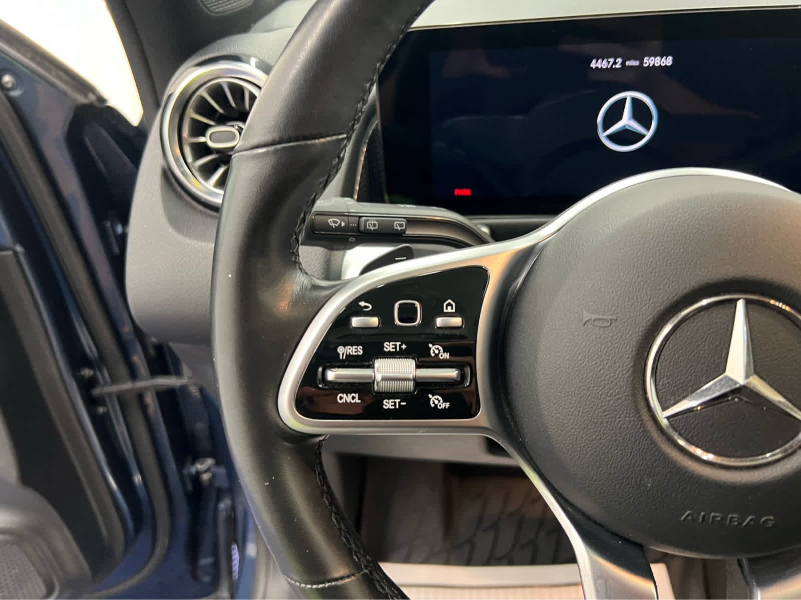 Used 2022 Denim Blue Metallic Mercedes-Benz GLB 250 image 22