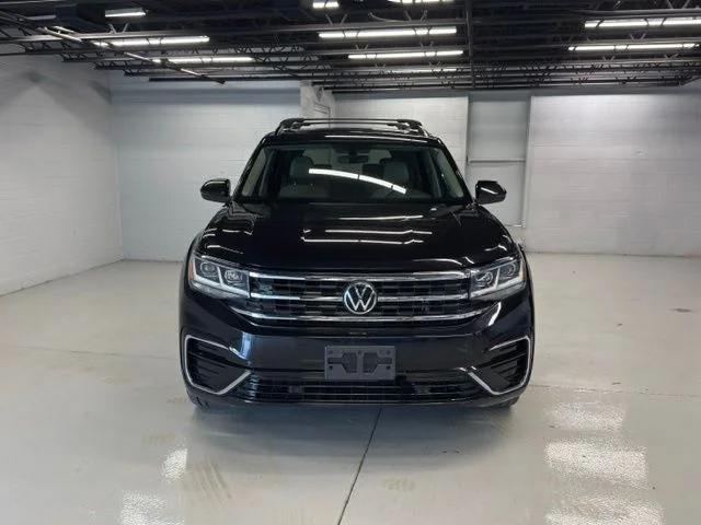 Used 2021  Volkswagen 3.6L V6 SE w/Technology R-Line image 2