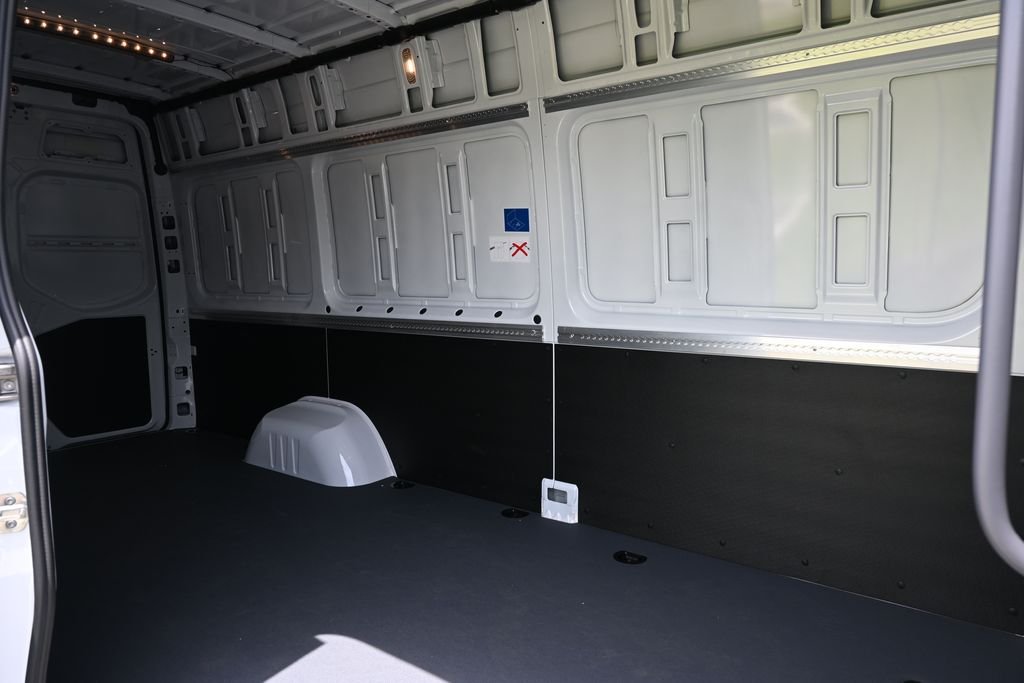 New 2026 Arctic White Mercedes-Benz Cargo 170 WB image 19