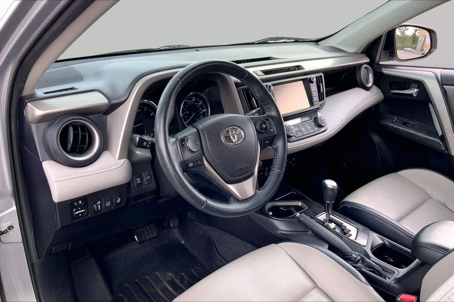 Used 2017 Silver Sky Metallic Toyota Platinum image 17