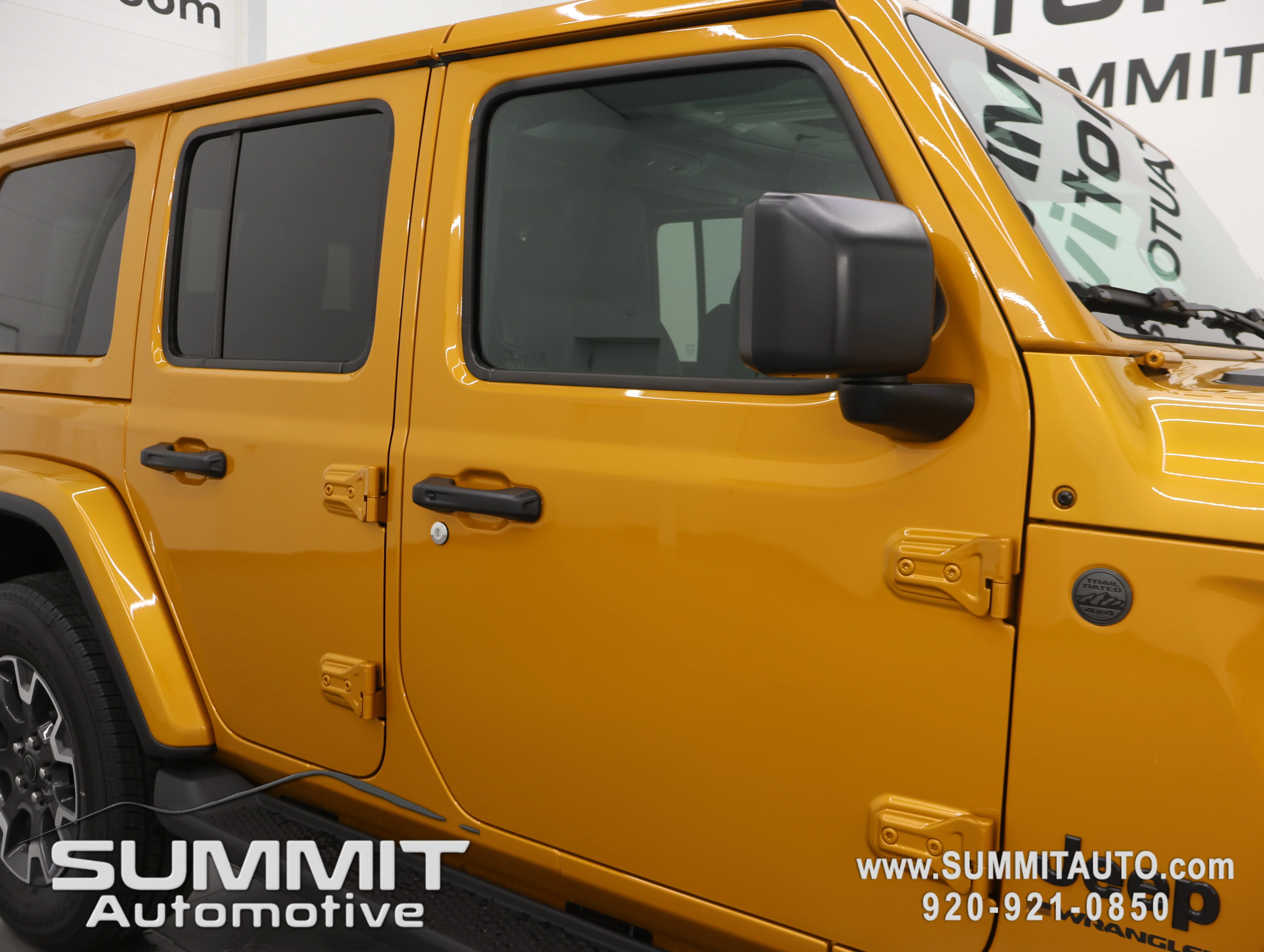 New 2026 Goldilocks Exterior Paint Jeep Sahara image 23