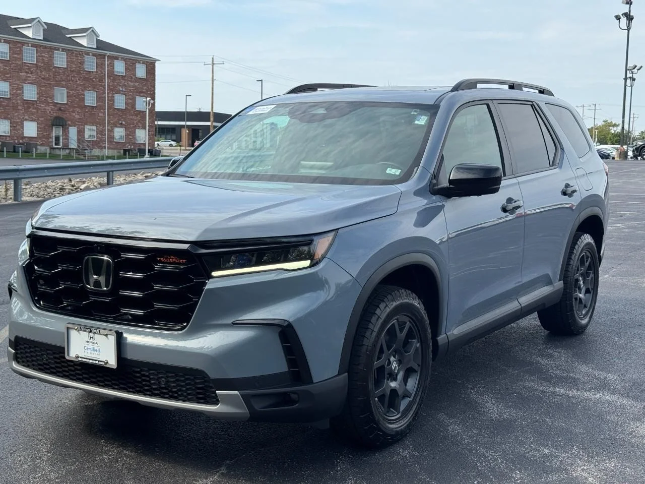 Certified Used 2025 Sonic Gray Pearl Honda TrailSport image 10