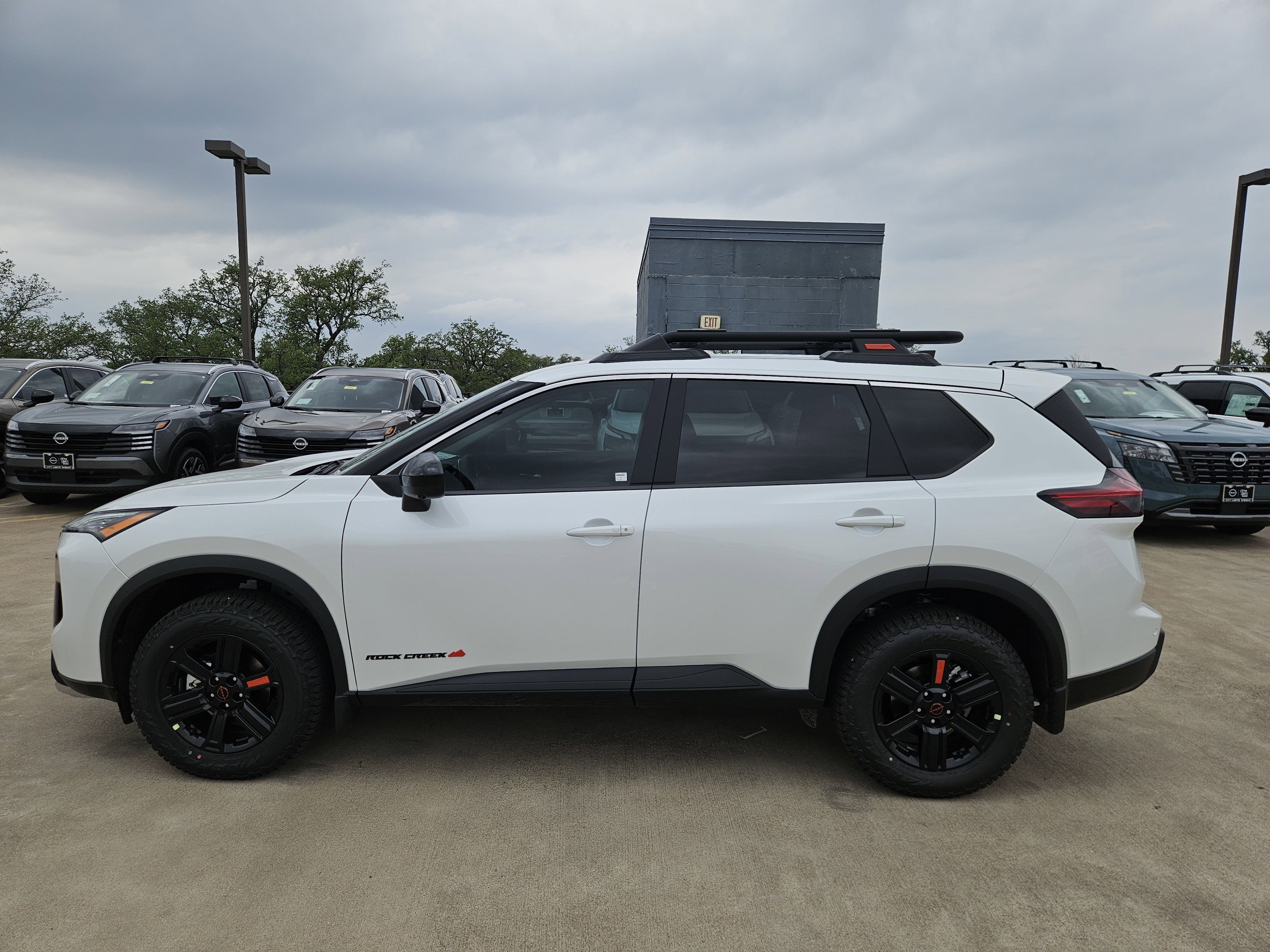 New 2026 Everest White Pearl TriCoat Nissan Rock Creek® image 4