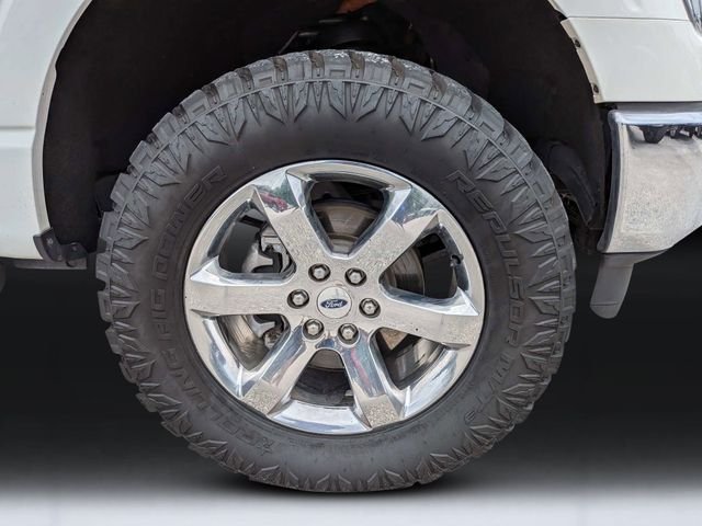 Used 2021 White Ford Lariat image 10