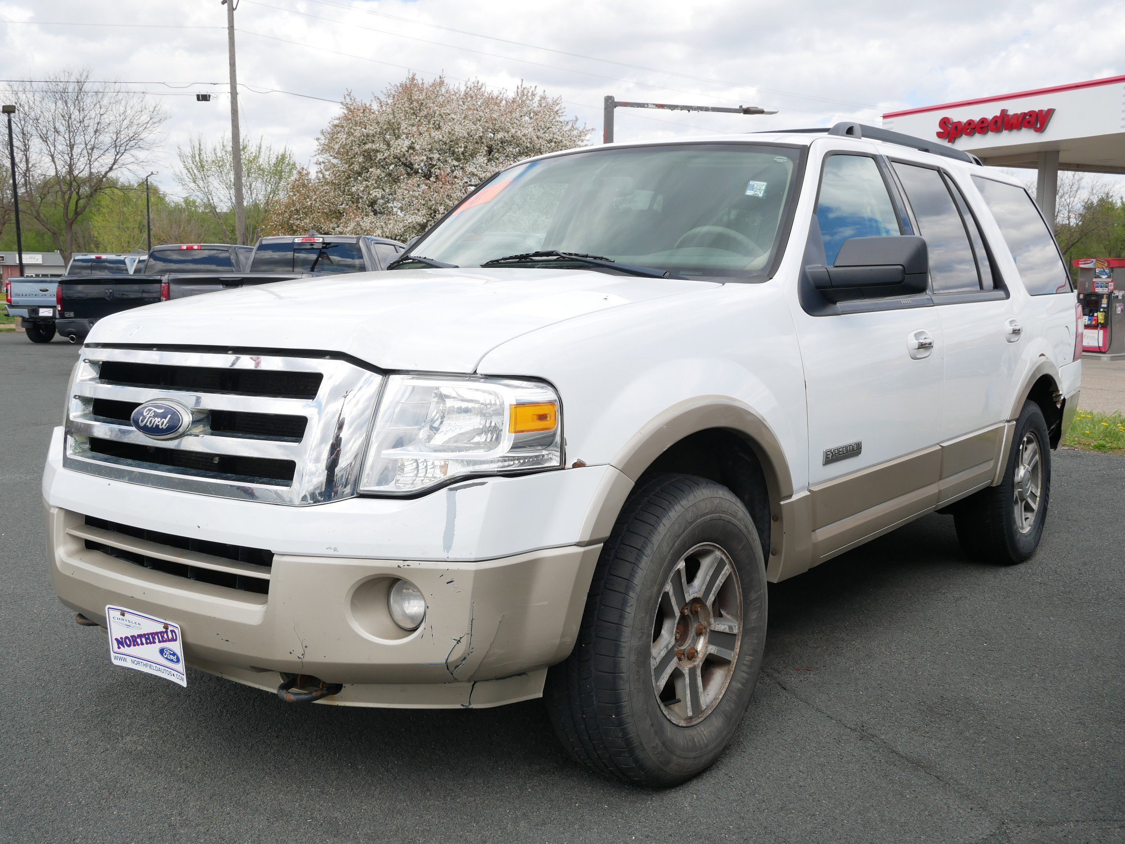 View vehicle photo 3