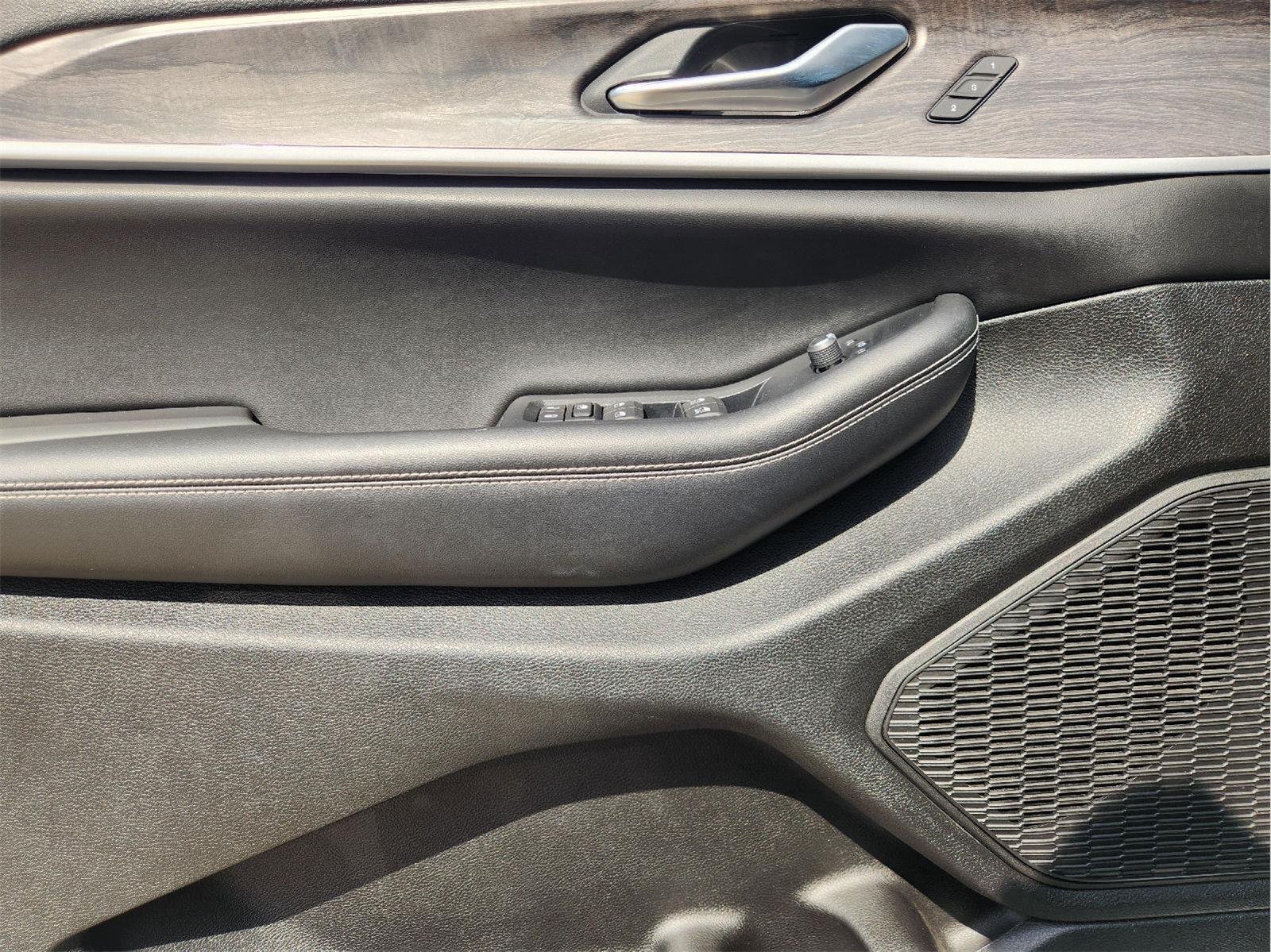 2023 Jeep Grand Cherokee L photo 24 of 35