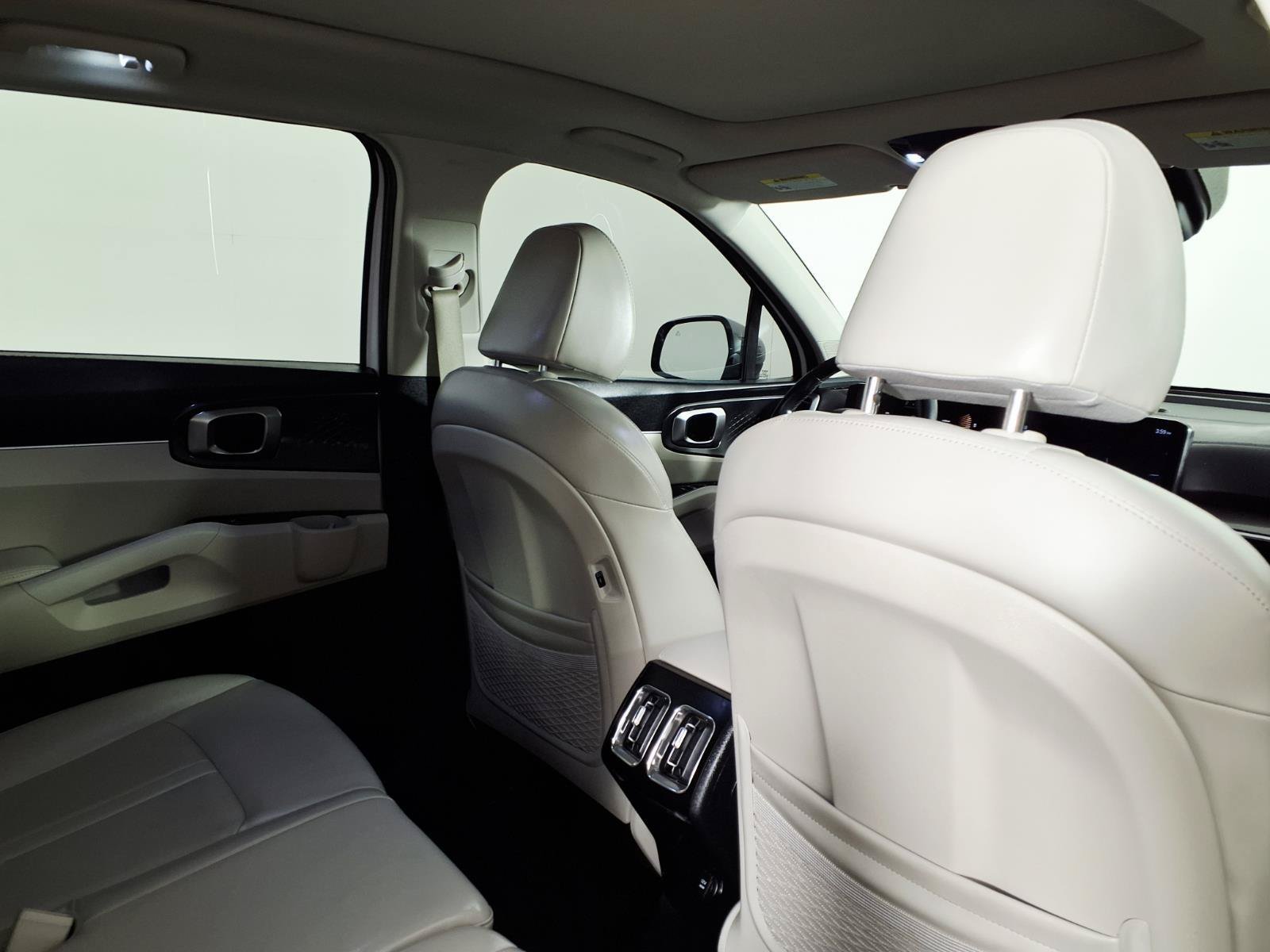 Used 2025 Glacial White Pearl Kia S image 11