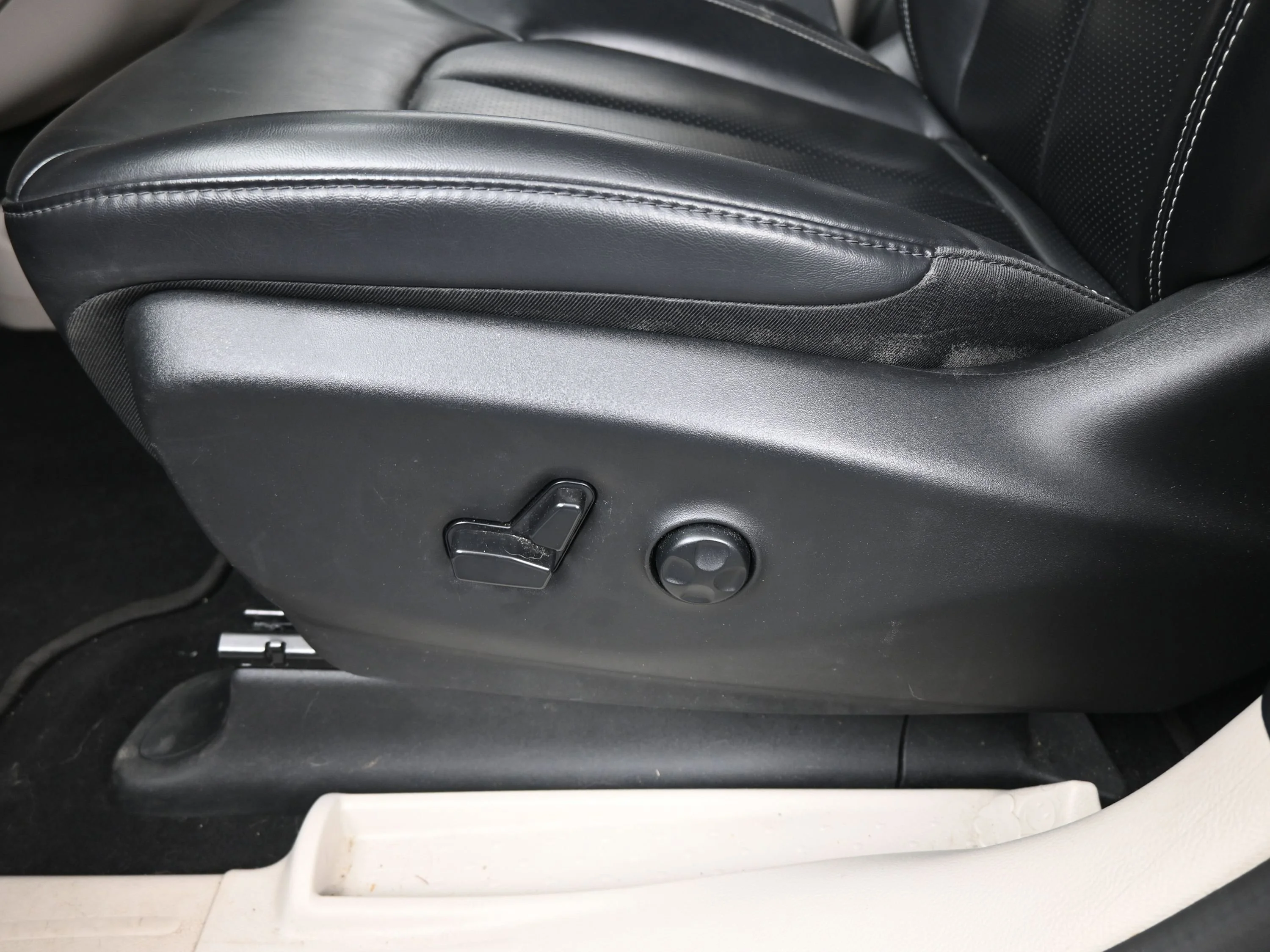 2023 Chrysler Pacifica Touring L - Photo 12