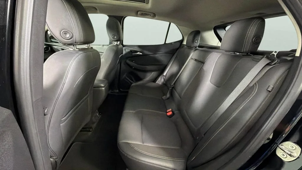 Used 2022 Ebony Twilight Metallic Buick Select image 26