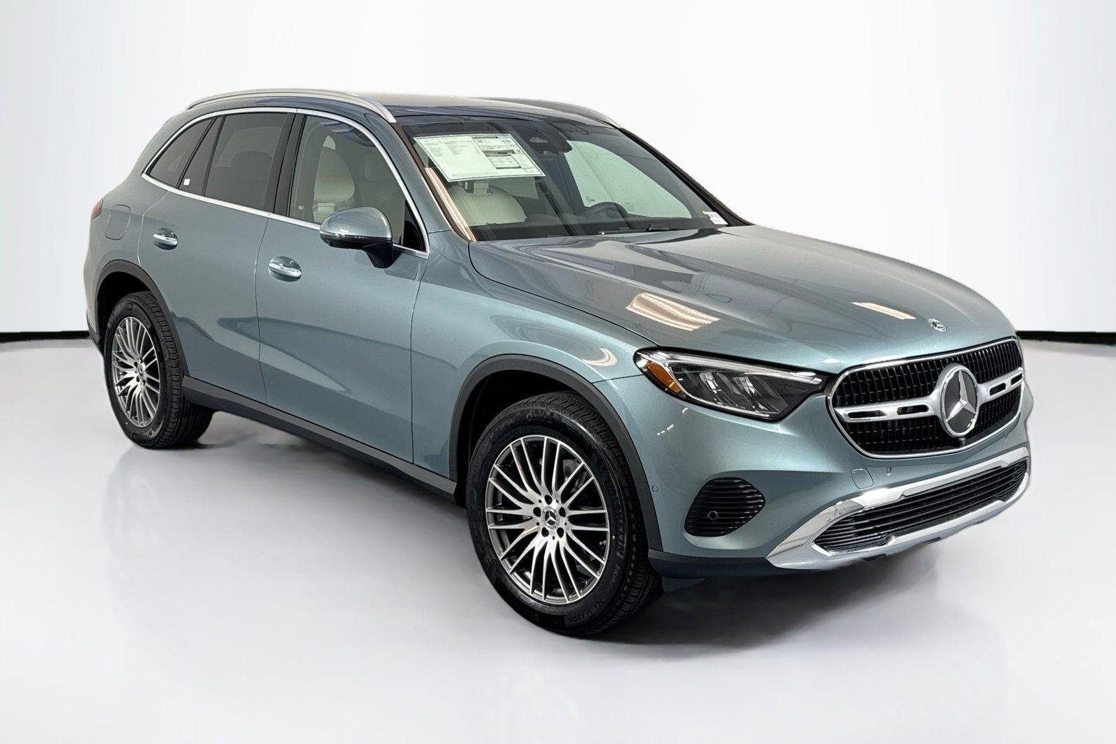 New 2026 Verde Silver Metallic Mercedes-Benz GLC 300 image 3