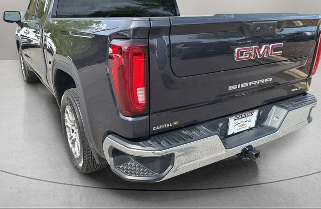 Used 2025 Silver GMC SLT image 33