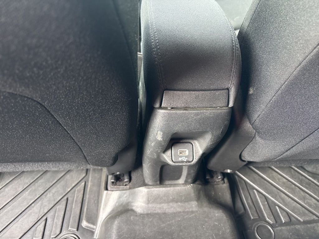 Used 2018 Gray Jeep Latitude image 21