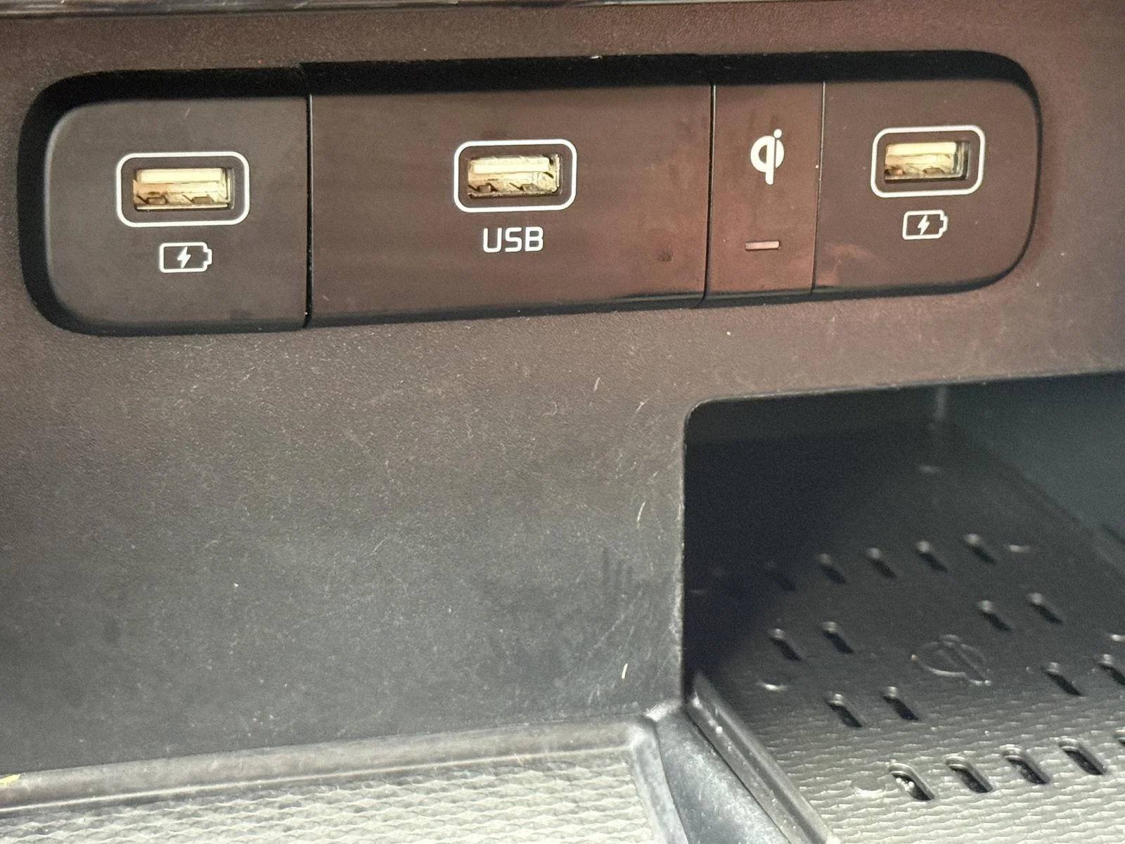 Used 2022 Aurora Black Kia SX Prestige image 34