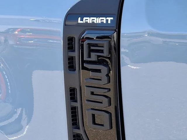 New 2026 Glacier Gray Metallic Tri-Coat Ford Lariat image 15