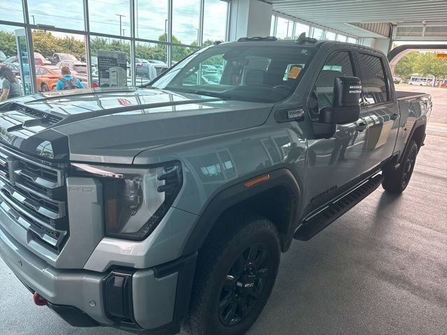 2025 GMC Sierra 4WD Crew Cab Standard Box AT4's photo