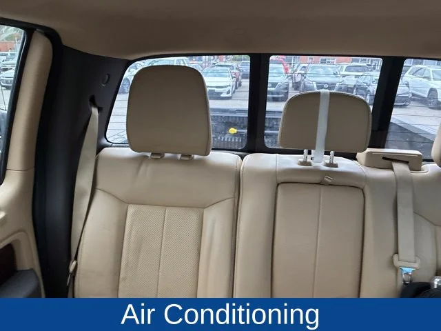 Used 2012 White Ford Lariat image 16