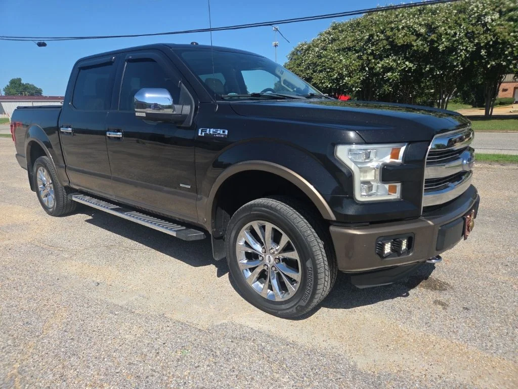 Used 2015 Black Ford Lariat image 17