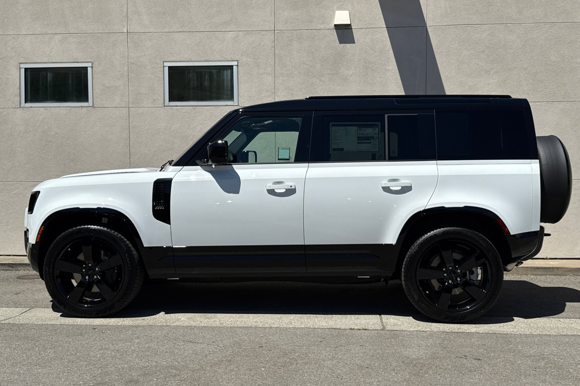 New 2026 Fuji White Land Rover X-Dynamic SE image 5
