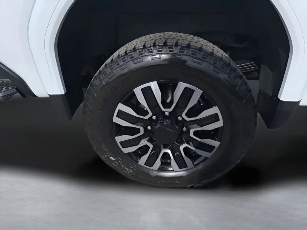 New 2026 Glacier White Tricoat GMC Denali Ultimate image 43